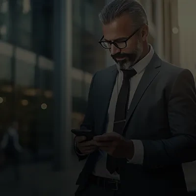 المساعدة في تصميم عرض جديد للخدمات المالية وتطوير مسار الانطلاق